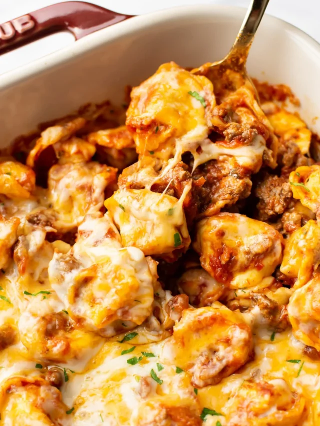 CHEESY BAKED TORTELLINI RECIPE