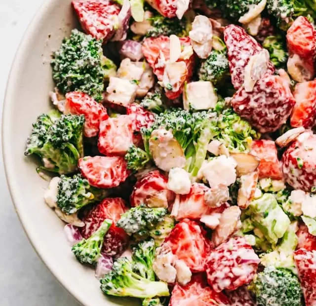 BROCCOLI STRAWBERRY SALAD RECIPE